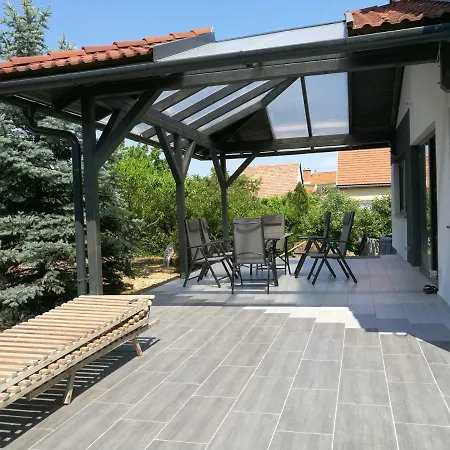 8 árpád Sor Apartman Zánka